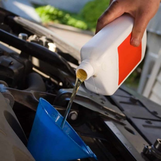 What Motor Oil Should I Use For My Car? | Stroebel Automotive Saginaw What Motor Oil Should I Use For My Car? | Stroebel Automotive Saginaw